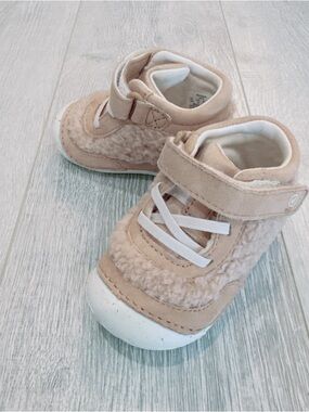 NWT Stride Rite - Rite Soft Motion Cedar in Camel size 4M